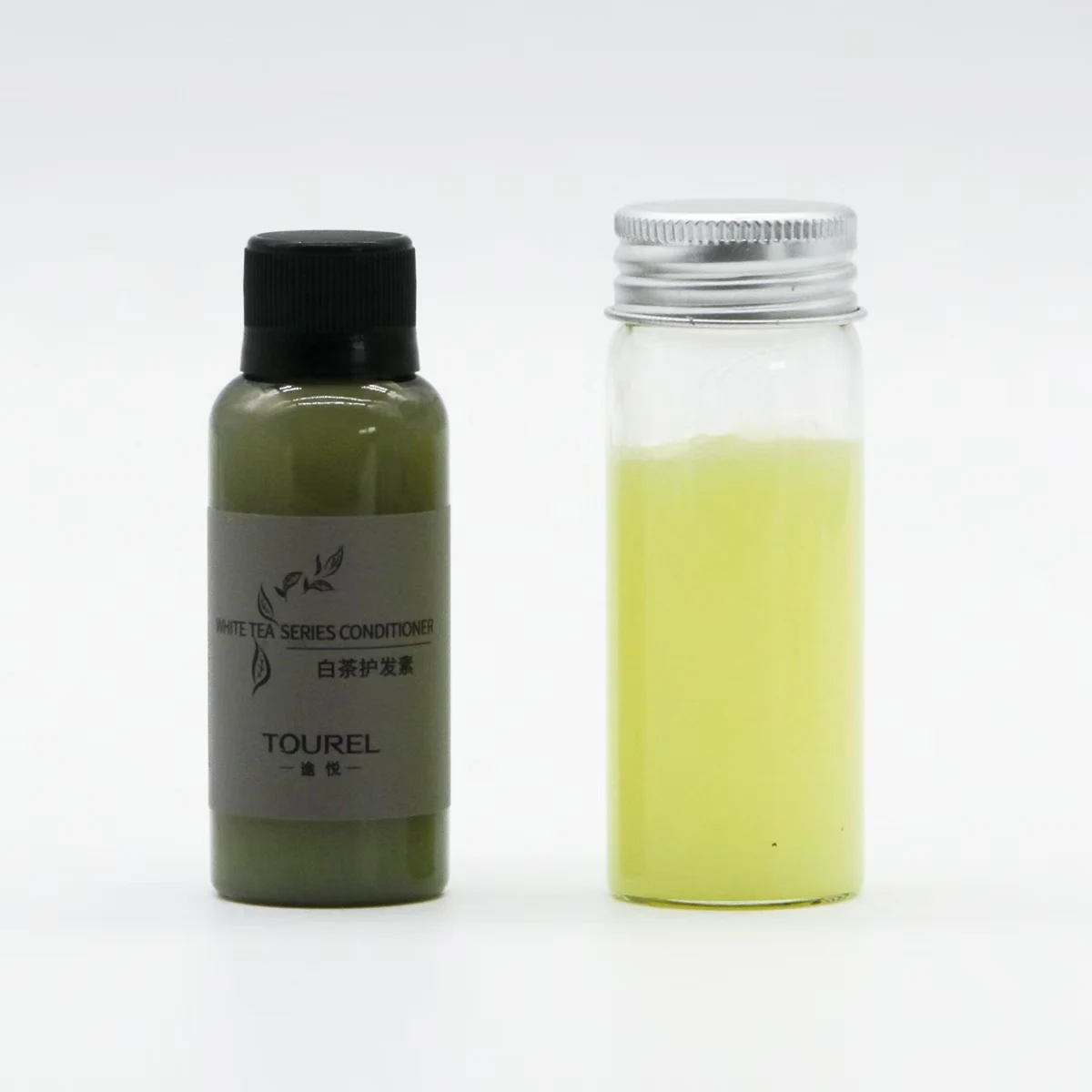 Mini Sac de Voyage avec Articles de Toilette Jetables pour Shampoing Gel Douche Après-Shampoing Lotion pour le Corps Kit d'Articles d'Hôtel
