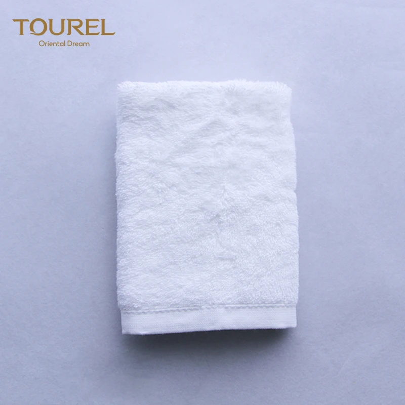 Serviettes de bain blanches de qualité hôtel en 70x140cm et 80x160cm