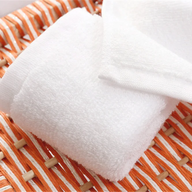 Extra Large 5-star 100% Cotton 32s Luxury White Square Bath Towel Jacquard Technique Wholesome Hilton Hotel Style Luxury Knitted
